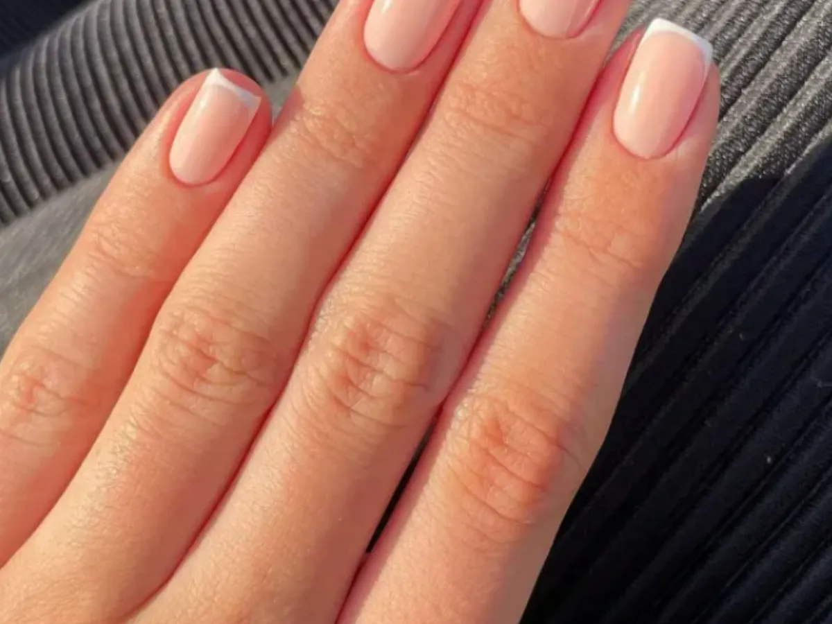 Manucure classique - Service de beauté professionnel à Marseille