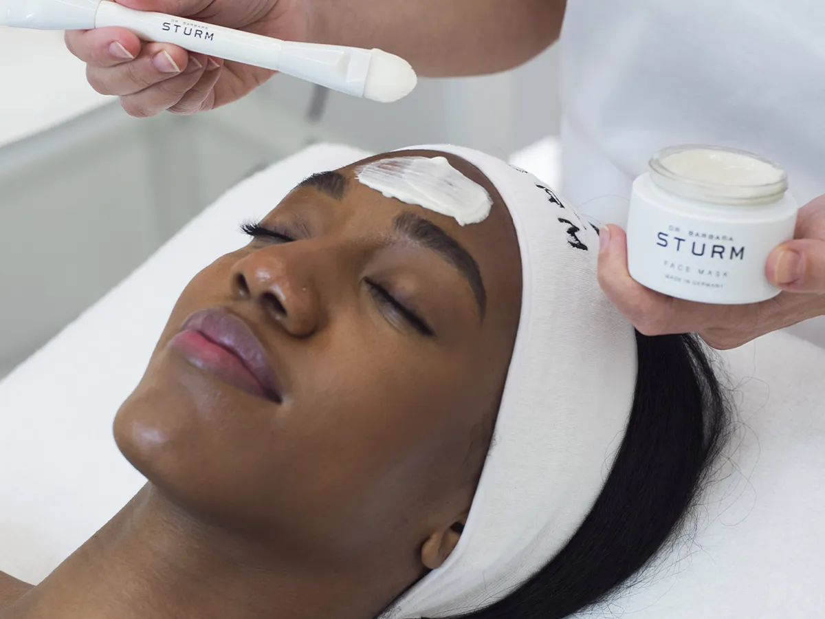 Nettoyage du visage profond - Service de beauté professionnel à Marseille